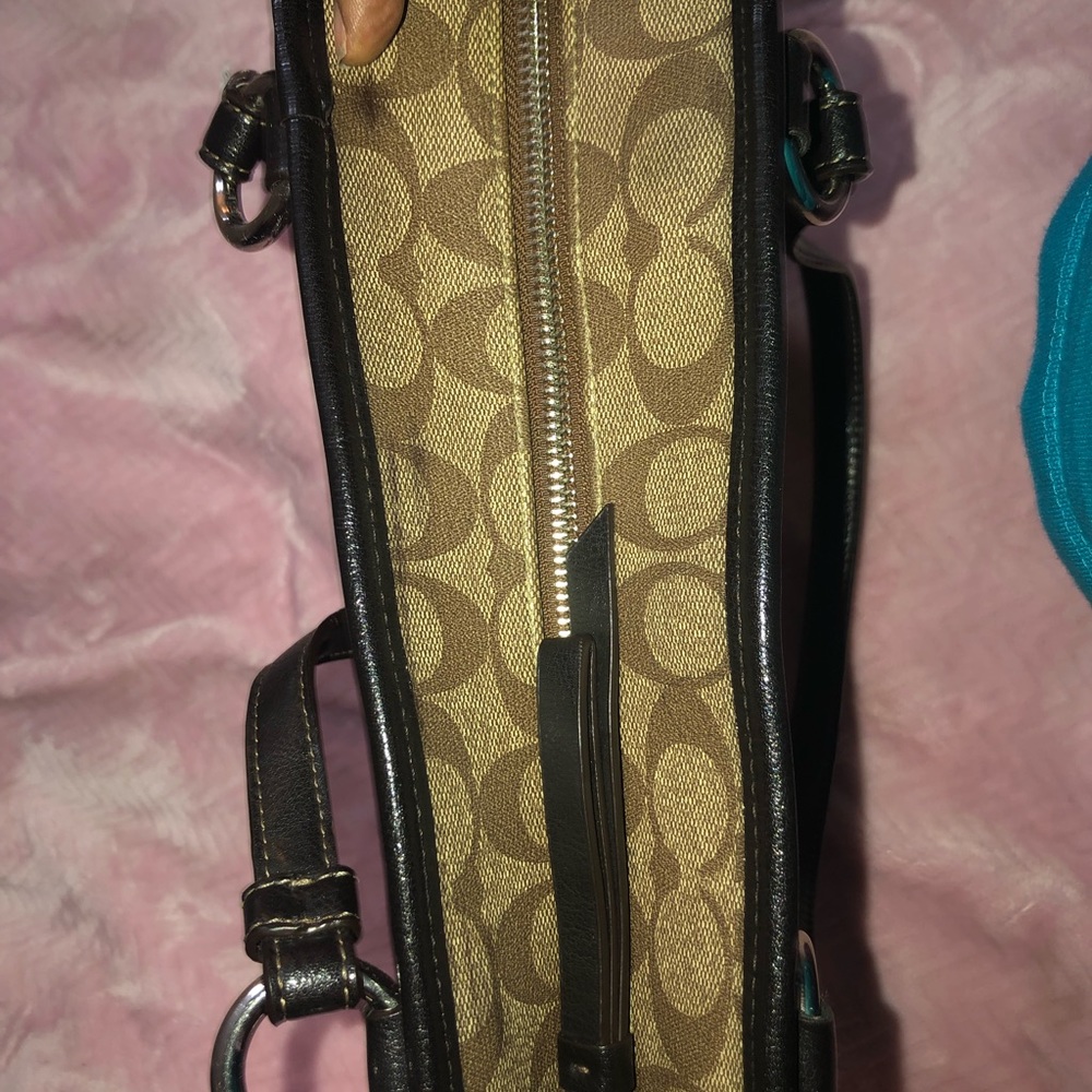 Handbag - Picture 3 of 3